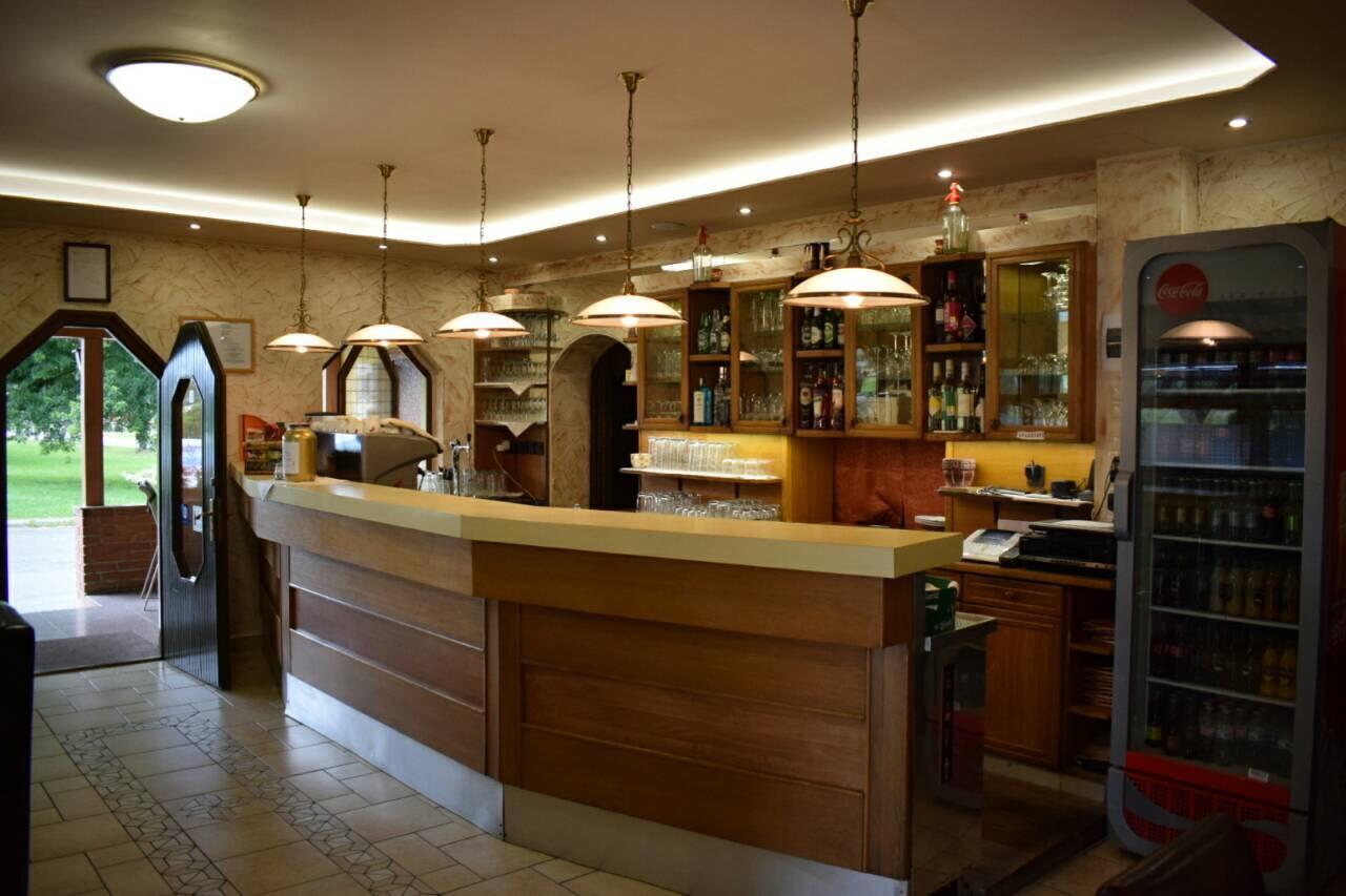 Hotel Zeta Lenti Exteriér fotografie